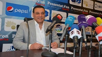 عامر حسين: عصام عبد الفتاح مستمر في رئاسة لجنة الحكام