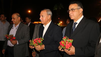 صور.. محافظ قنا يستقبل حجاج بيت الله الحرام بمطار الأقصر الدولي