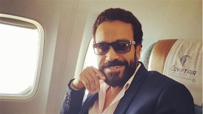 بعد نجاحها.. سامح حسين يعلن استمرارعرض مسرحية عربي منظره