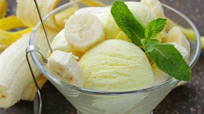 طريقة عمل آيس كريم موز صحي.. فرحي أطفالك