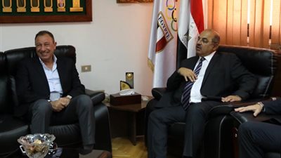 هشام حطب: سعداء بزيارة وفد الأهلي ومناقشة مشروع لائحة النظام الأساسي