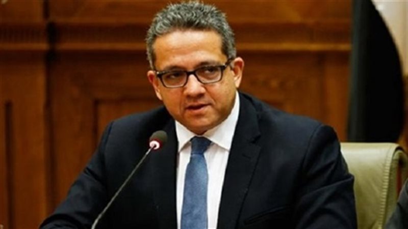 وزير الاثار 