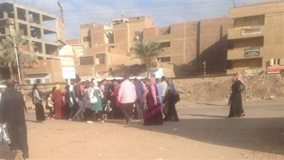 صور.. ازدحام شديد في