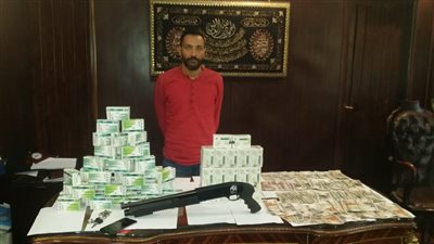 القبض على سائق مسجل خطر لحيازته 7 الآف قرص مخدر