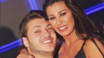 نادين الراسي تغلق حسابها على تويتر بعد اعتزالها الفن بيوم واحد 