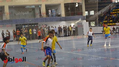 فيديو وصور.. دوري الحريف يبدأ استعدادته بـ تحية النشيد الوطني 
