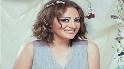 صور .. هبة عبد الغني تنتهى من تصوير الجزء الثاني من الأب الروحي