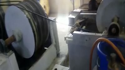 فيديو.. أمن القليوبية يتمكن من ضبط مصنع لتصنيع الكابلات الكهربائية المغشوشة 