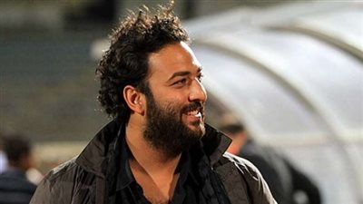 ميدو يدافع عن كوبر بعد مهاجمة الجماهير له