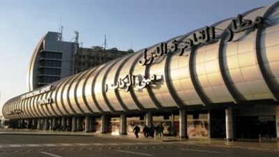 وفد برلماني مصري يغادر مطار القاهرة إلى قبرص في زيارة رسمية 