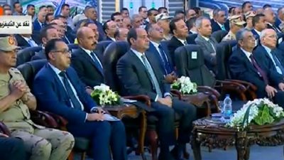 الرئيس السيسي  يفتتح عدد من المحاور على النيل عبر الفيديو كونفرانس