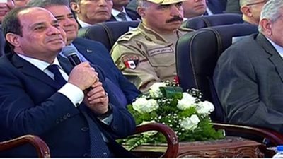 الرئيس السيسي مازحًا 
