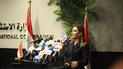 صور.. وزارة الاستثمار توقع اتفاقية بـ14 مليون دولار في قطاعي المياه والصرف الصحي