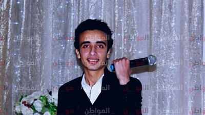 فيديو.. شاعر من طراز الأبنودي 