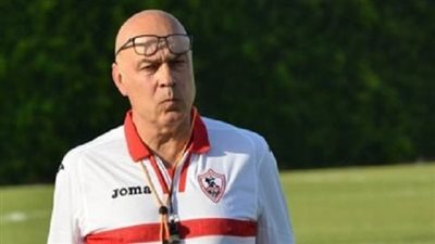 جروس يعقد جلسة مع لاعبي الزمالك