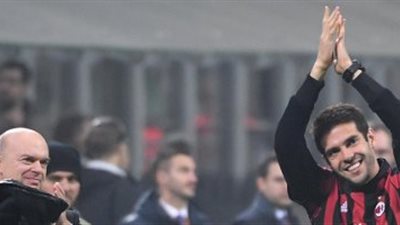كاكا يتابع نجم فلامنجو البرازيلى 
