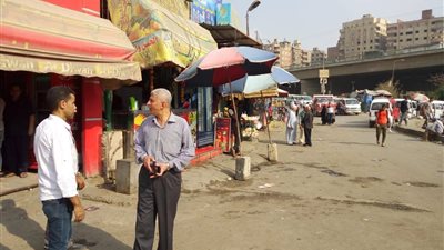 صور.. جولة تفقدية لرئيس حى المرج لرفع الاشغالات والتعديات