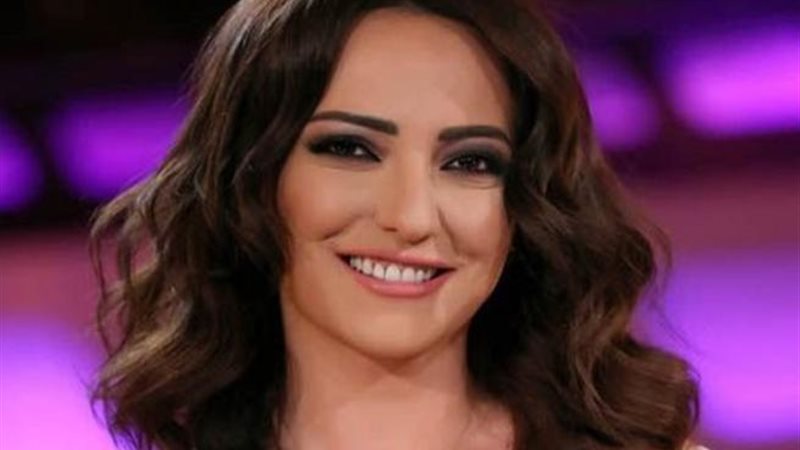 أمل عرفه 