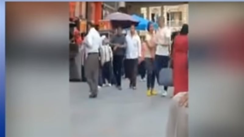 فتاة تتحرش بالشباب