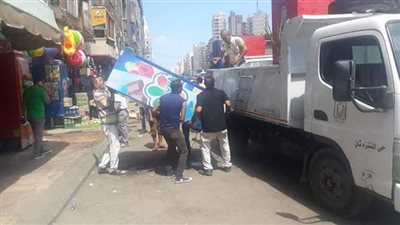 صور.. حملة لرفع الإشغالات في حي ثان المنتزه بـ الإسكندرية