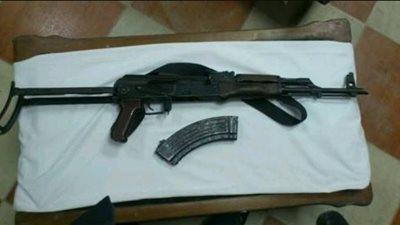 ضبط فلاح بحوزته بندقية آلي بالبحيرة 