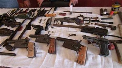 ضبط 4 بتهمة حيازة أسحة نارية في الفيوم