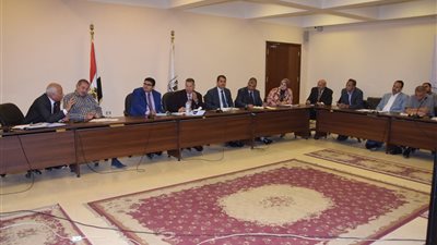 محافظ بني سويف: مناقشة الموقف النهائى لـ 14 مشروعا للصرف الصحي بـ المحافظة