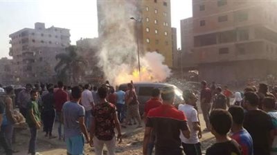 صور.. إندلاع حريق بـ خط غاز بحي غرب شبرا الخيمة