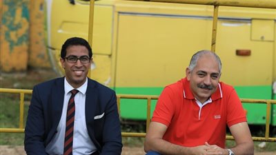 العامري فاروق والقنصل المصري يحضران مران الأهلي
