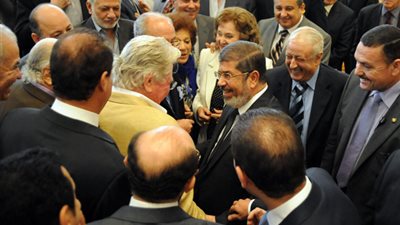 سبتمبر الأسود ذكرى اجتماع محمد مرسي بالفنانين .. هؤلاء رفضوا لقاءه