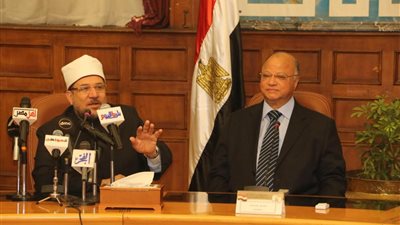 محافظ القاهرة ووزير الأوقاف يلتقيان أئمة ودعاة المساجد للنهوض بتجديد الخطاب الديني