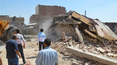 إزالة ٨ عقارات على ترعة الخندق وتسكين السكان بمشروع طلمبات الماكس بالإسكندرية