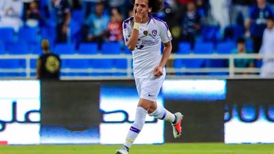 جوميز وعموري يقودان الهلال لتصدر الدوري السعودي