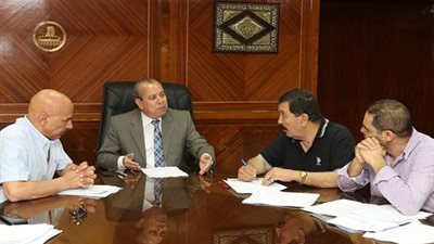 محافظ كفر الشيخ يبحث مشكلات الدوائر مع اعضاء مجلس النواب