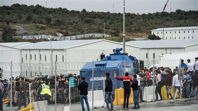 تركيا تفرج عن 160 عاملا بعد احتجازهم في مطار اسطنبول الجديد