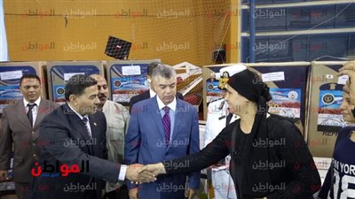 صور.. اللواء عصام أبو العز يشهد توزيع مساعدات الداخلية لأسر السجناء