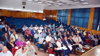 محافظ القليوبية يناقش الإستعدادات النهائية لإستقبال العام الدراسي الجديد