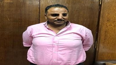 ضبط أحد الأشخاص لقيامه بتزوير مستندات ومحررات رسمية وترويجها نظير مبالغ مالية بالإسكندرية