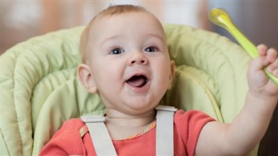 أخطاء عن تغذية الرضع لا تتبعيها