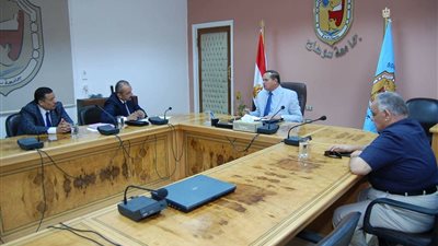 جامعة سوهاج تناقش تمويل مشروعاتها مع بنك الاسكندرية