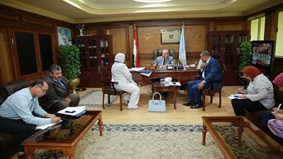 محافظ كفرالشيخ يتابع الاستعدادات النهائية للعام الدراسي الجديد.. توصيل الإنترنت لـ 82 من مدار