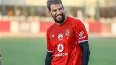 شريف إكرامي ينتظم في تدريبات الأهلي