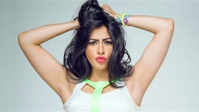 ميريهان حسين تنتهي من تصوير الأب الروحي 