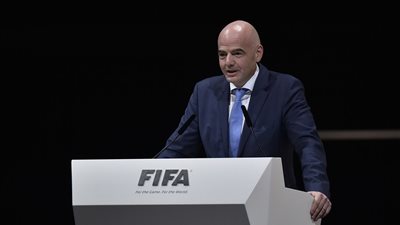 رئيس الفيفا يعارض إقامة مباراة من الليجا في الولايات المتحدة