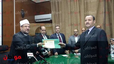 صور.. وزير الأوقاف يكرم أوائل المحامين العاملين بالأوقاف في دورة الشئون القانونية 