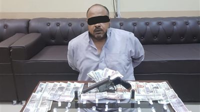 صور.. ضبط 7 أشخاص بتهمة حيازة مواد مخدرة وأسلحة نارية في كفرالشيخ 