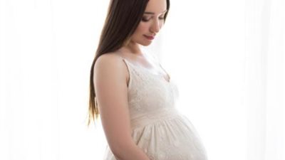 هتلبس ايه بكرة؟.. أجمل فساتين تناسب الحامل