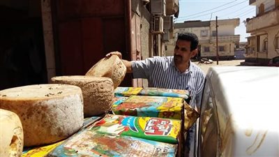 ضبط 195 كيلو جبنه رومي فاسدة داخل مصنع بدون ترخيص بالبحيرة 