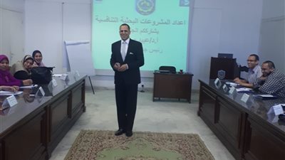 صور.. رئيس جامعة دمنهور يفتتح دورة إعداد المشروعات البحثية التنافسية 