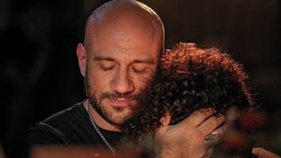 عظمة على عظمة ..  ماذا قال الفنانين لأحمد مكي بعد أغنية أغلى من الياقوت 